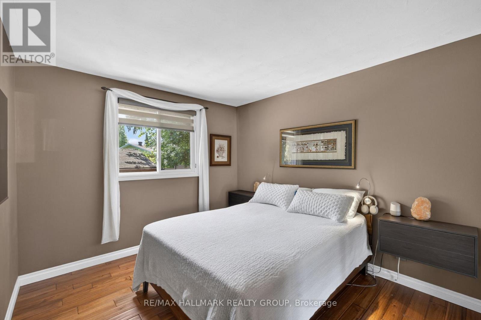 120 ABBEYHILL DRIVE - 13