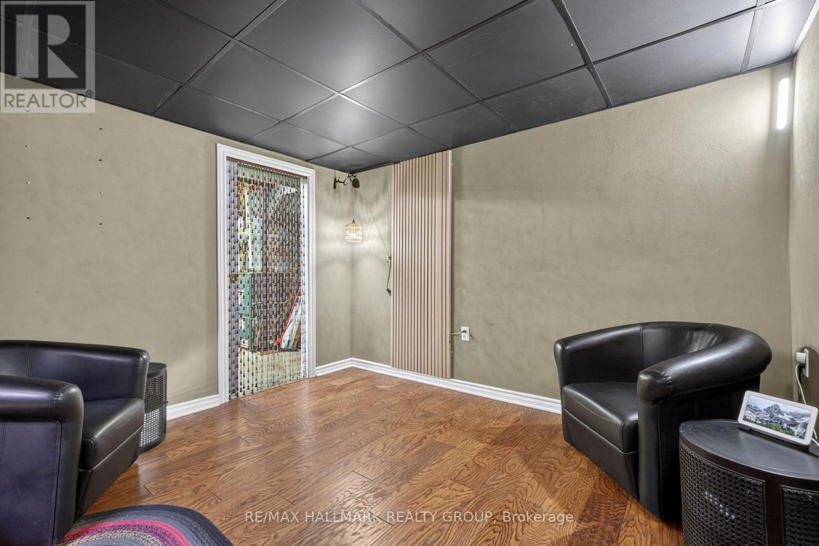120 ABBEYHILL DRIVE - 26