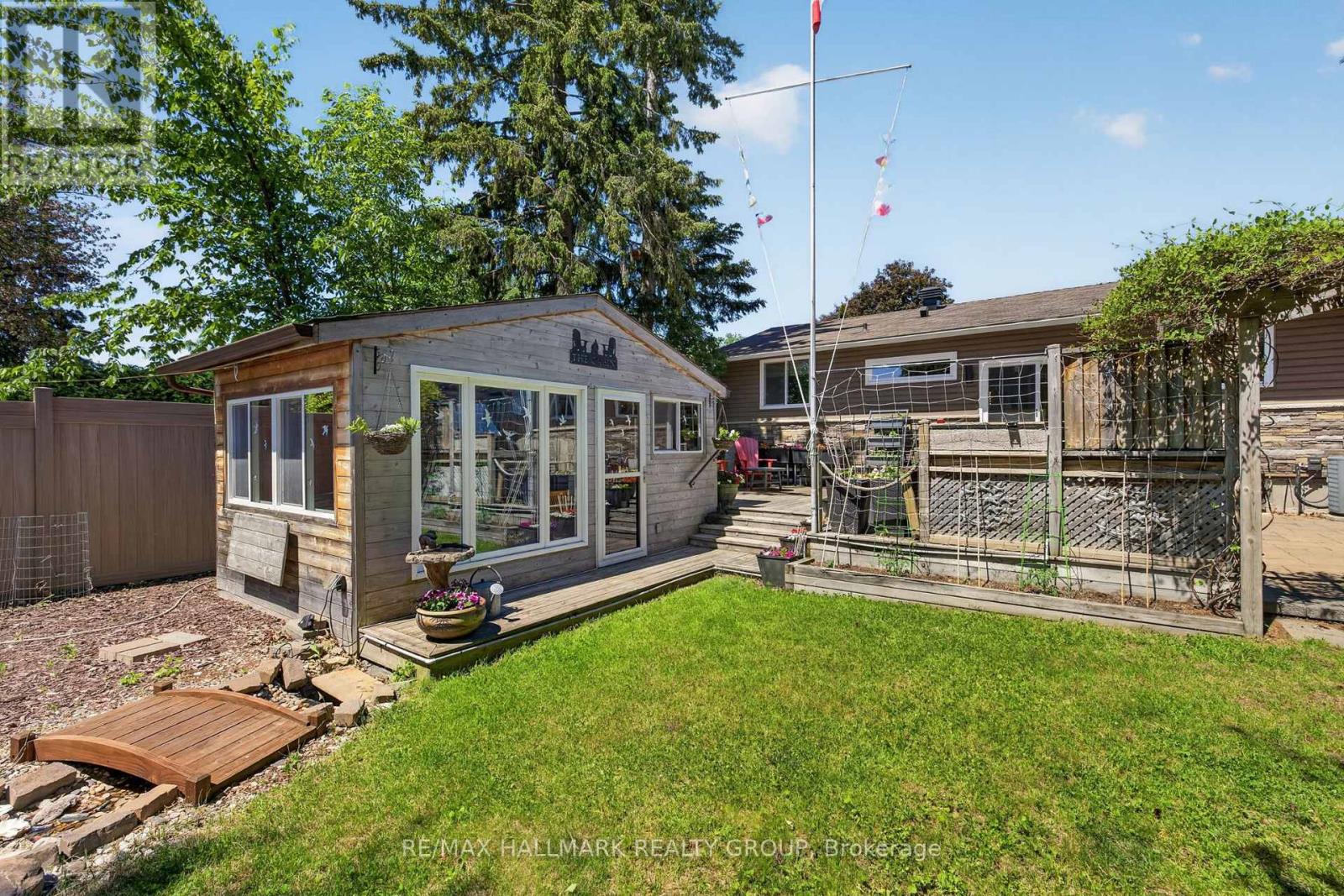 120 ABBEYHILL DRIVE - 27