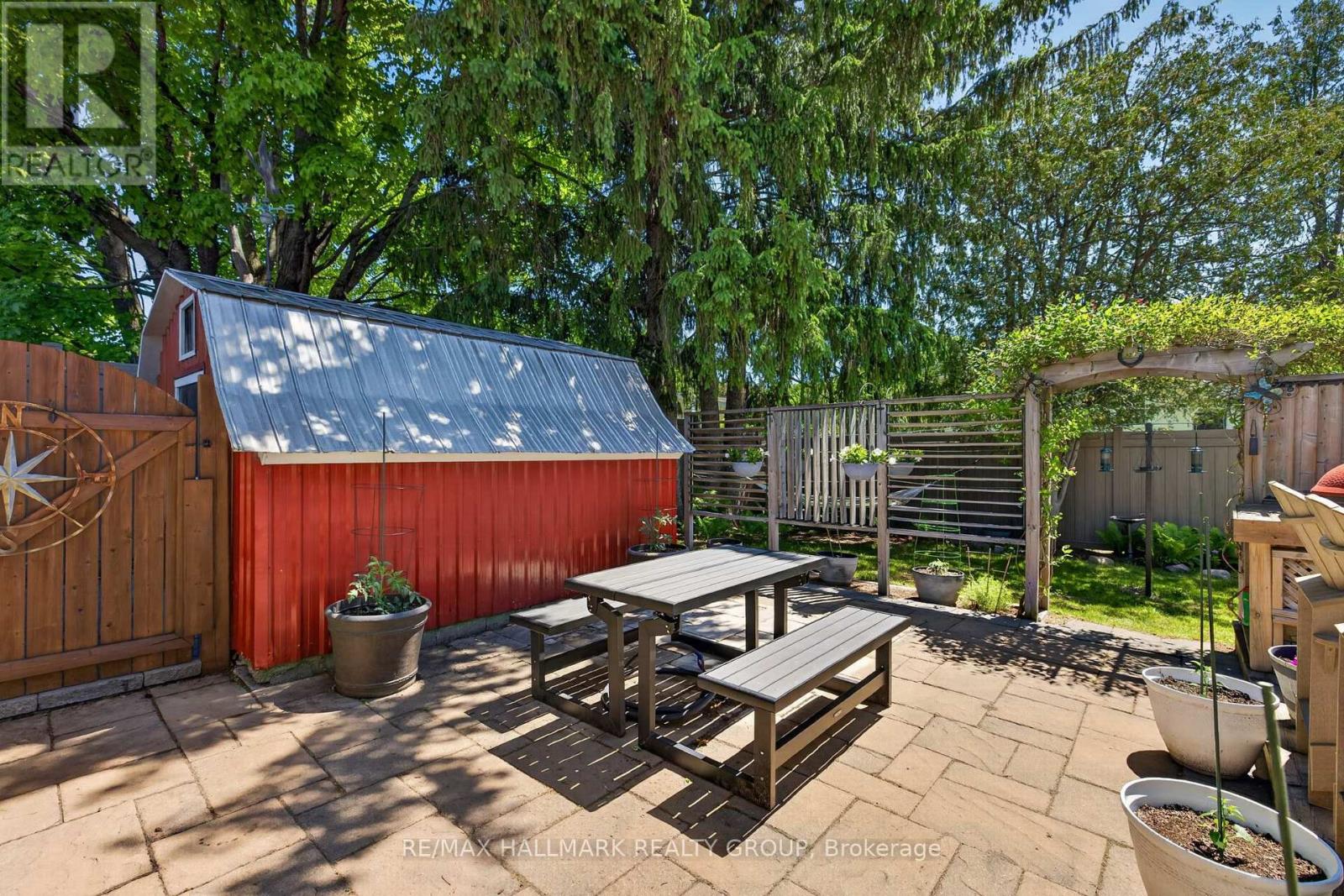 120 ABBEYHILL DRIVE - 32