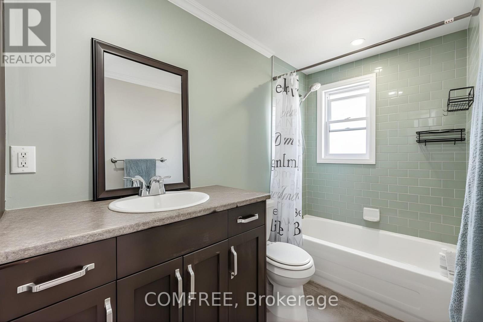 #26 60 ELMSDALE DRIVE - 2
