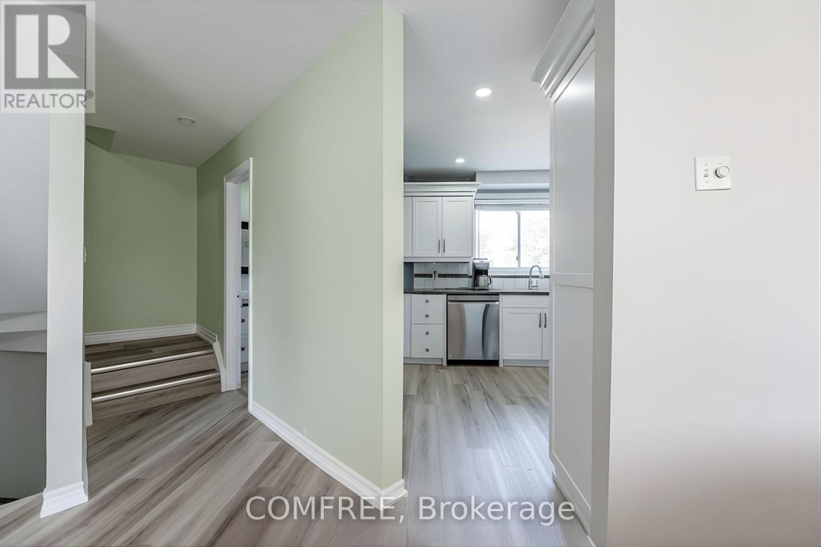 #26 60 ELMSDALE DRIVE - 4