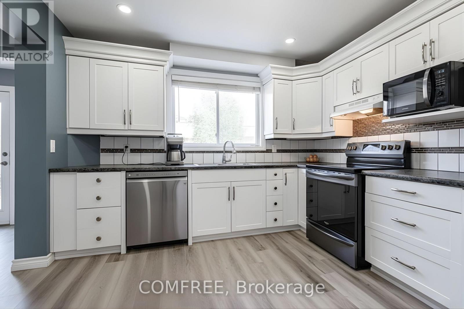#26 60 ELMSDALE DRIVE - 5
