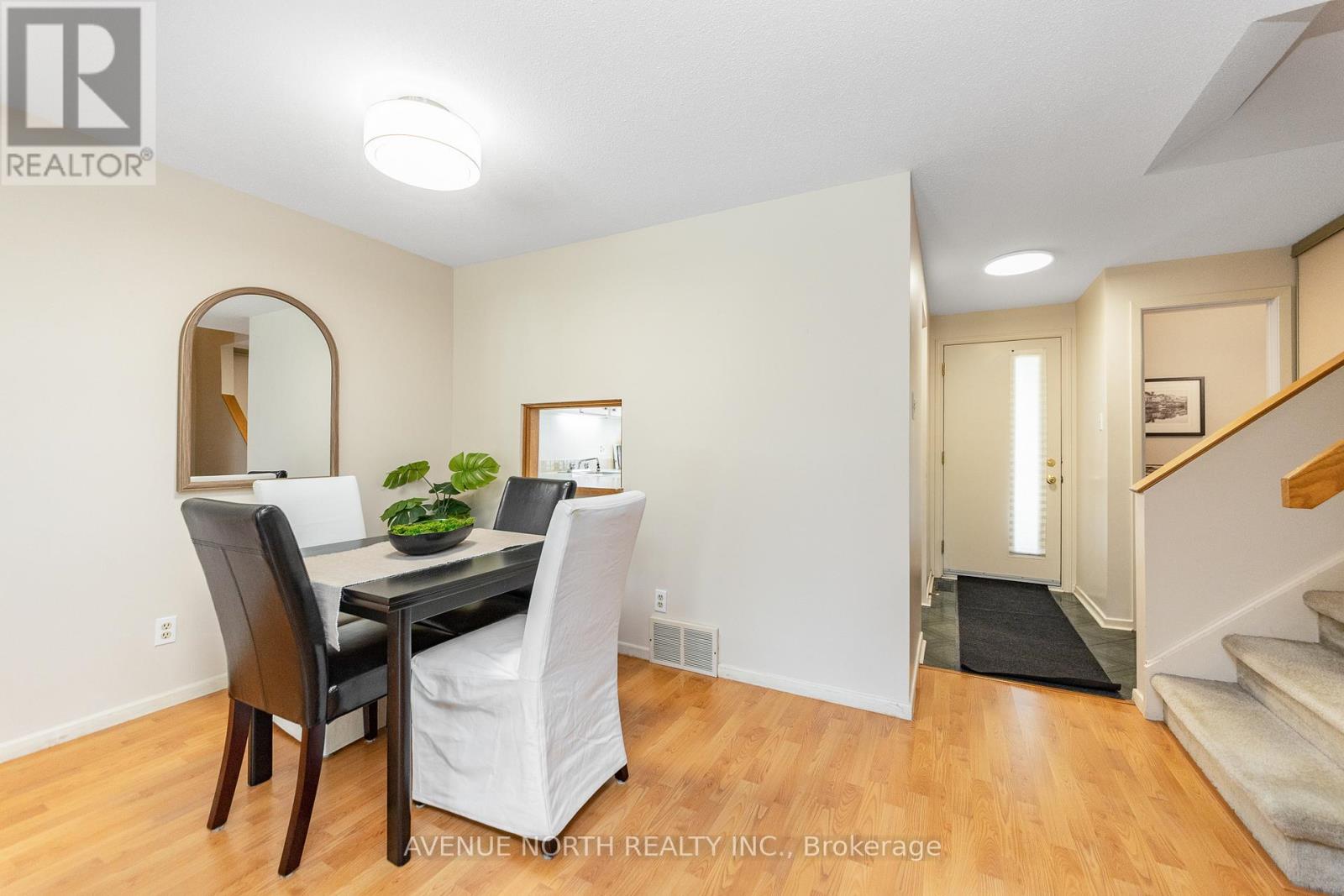 1897 STONEHENGE CRESCENT - 11