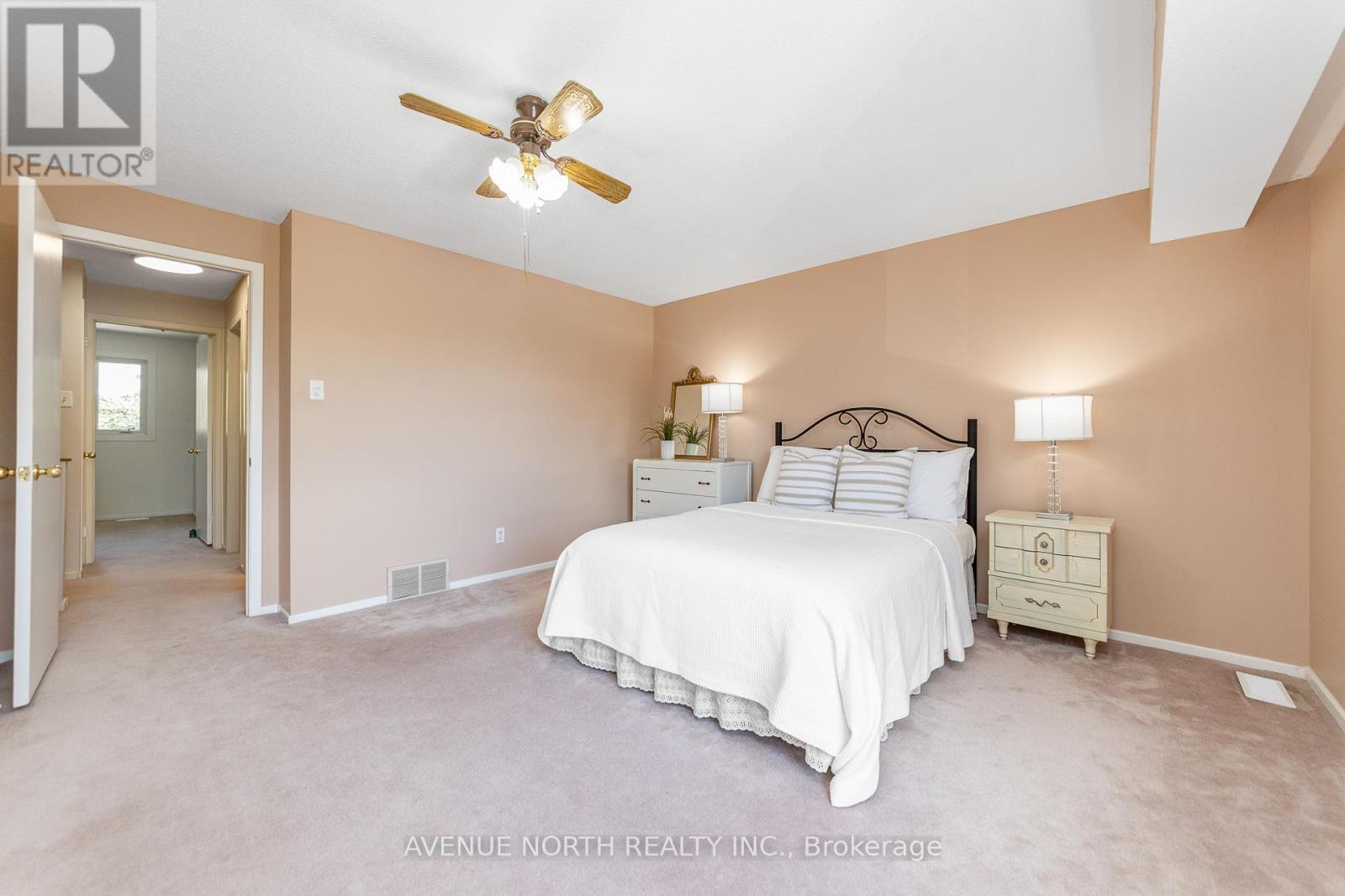 1897 STONEHENGE CRESCENT - 23