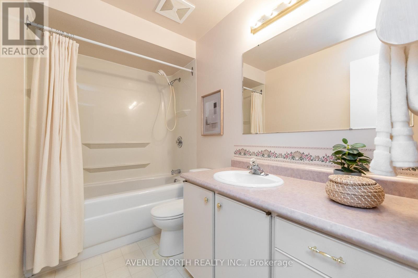 1897 STONEHENGE CRESCENT - 30