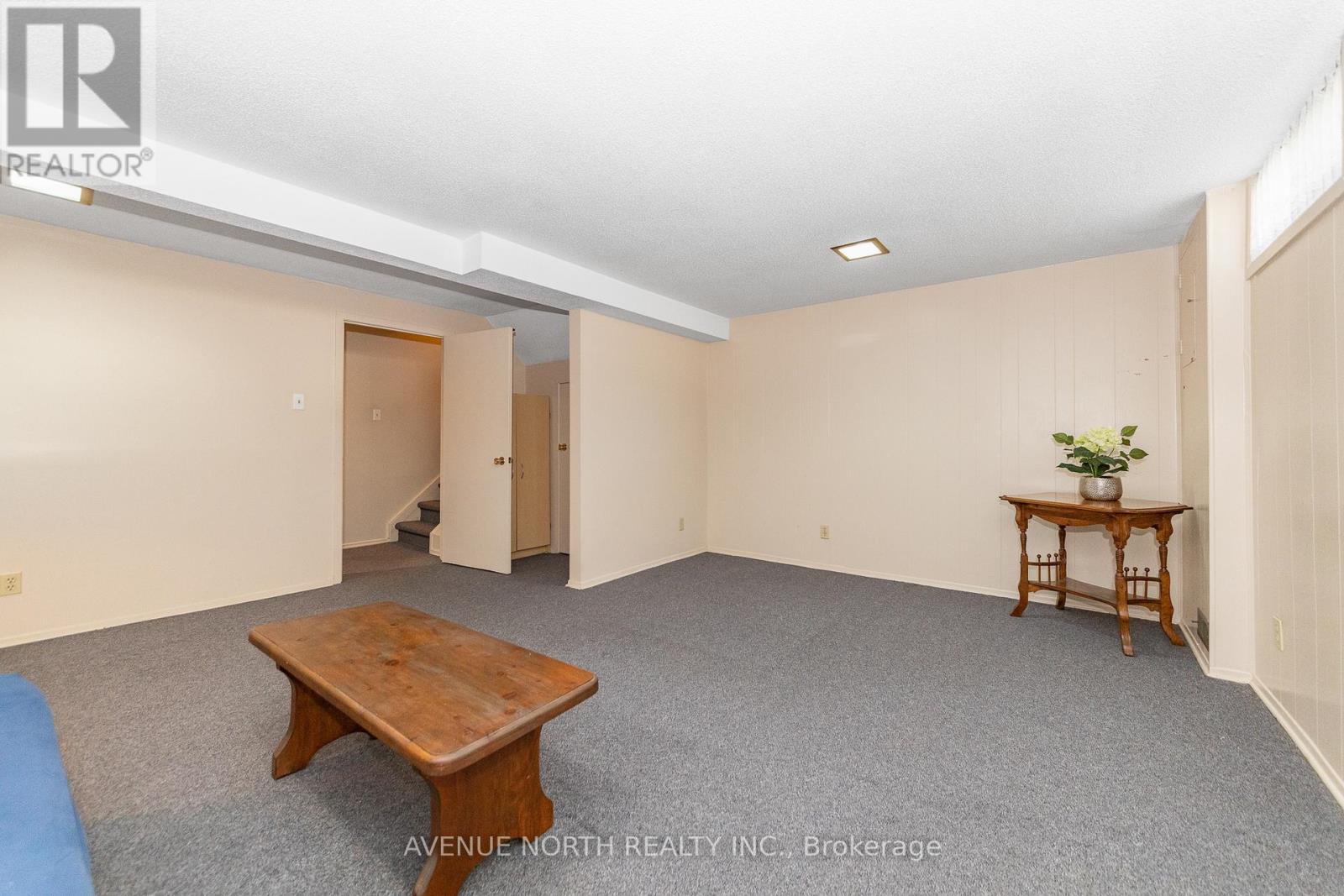 1897 STONEHENGE CRESCENT - 34
