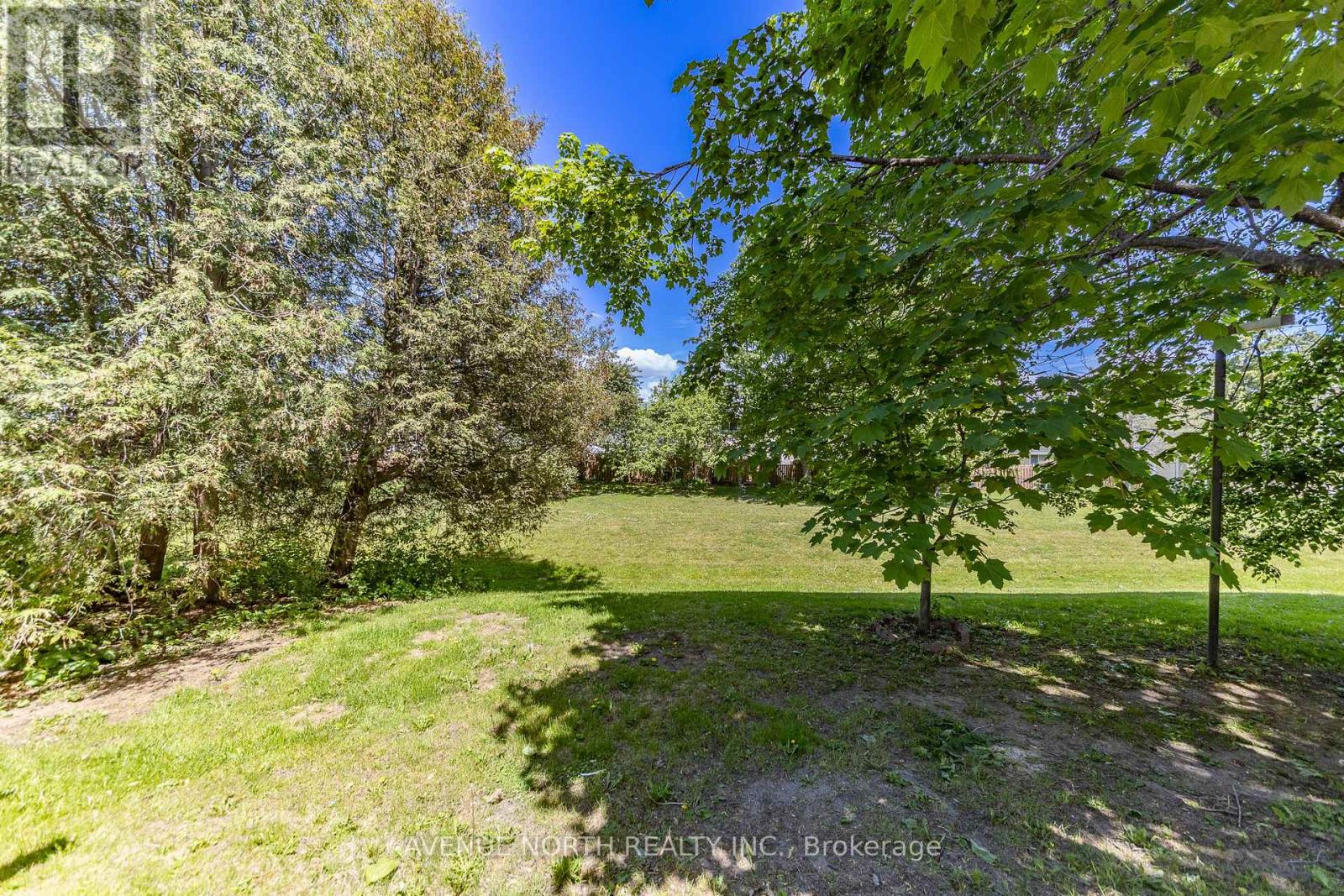 1897 STONEHENGE CRESCENT - 40