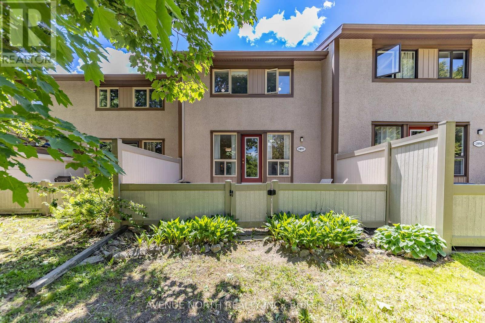 1897 STONEHENGE CRESCENT - 41