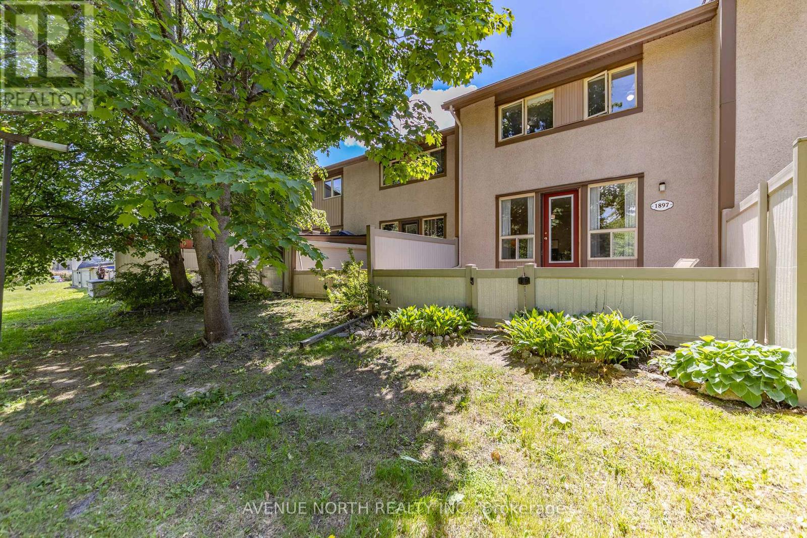 1897 STONEHENGE CRESCENT - 42