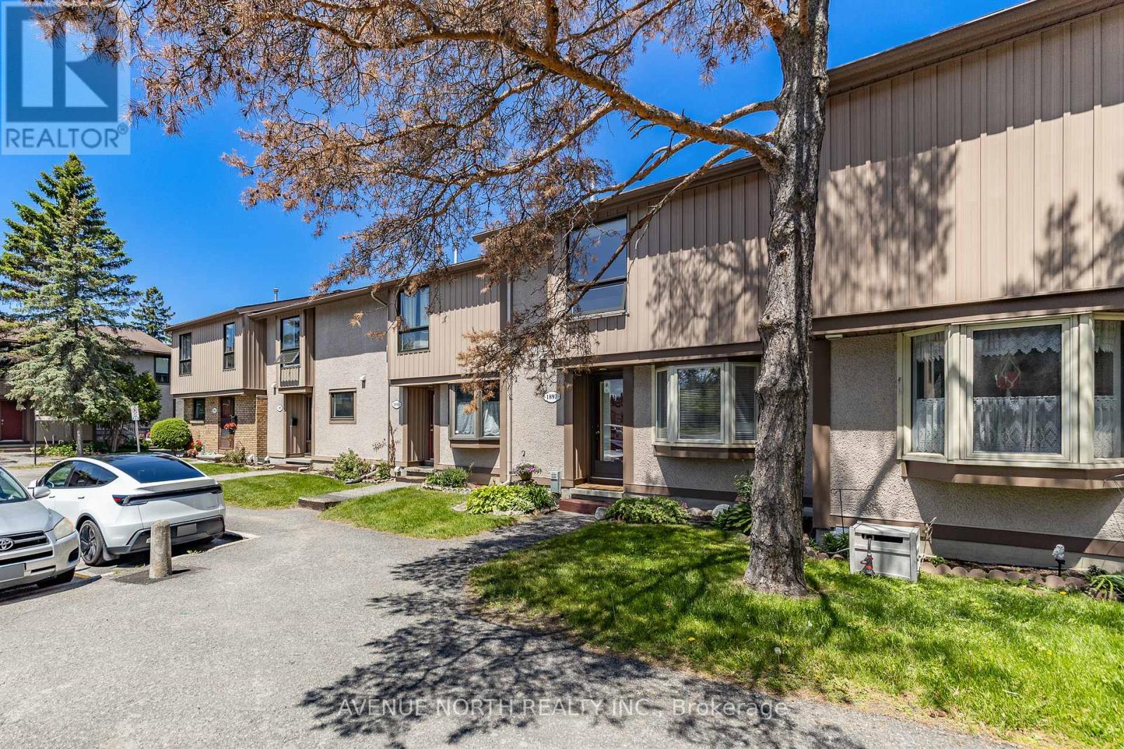 1897 STONEHENGE CRESCENT - 43