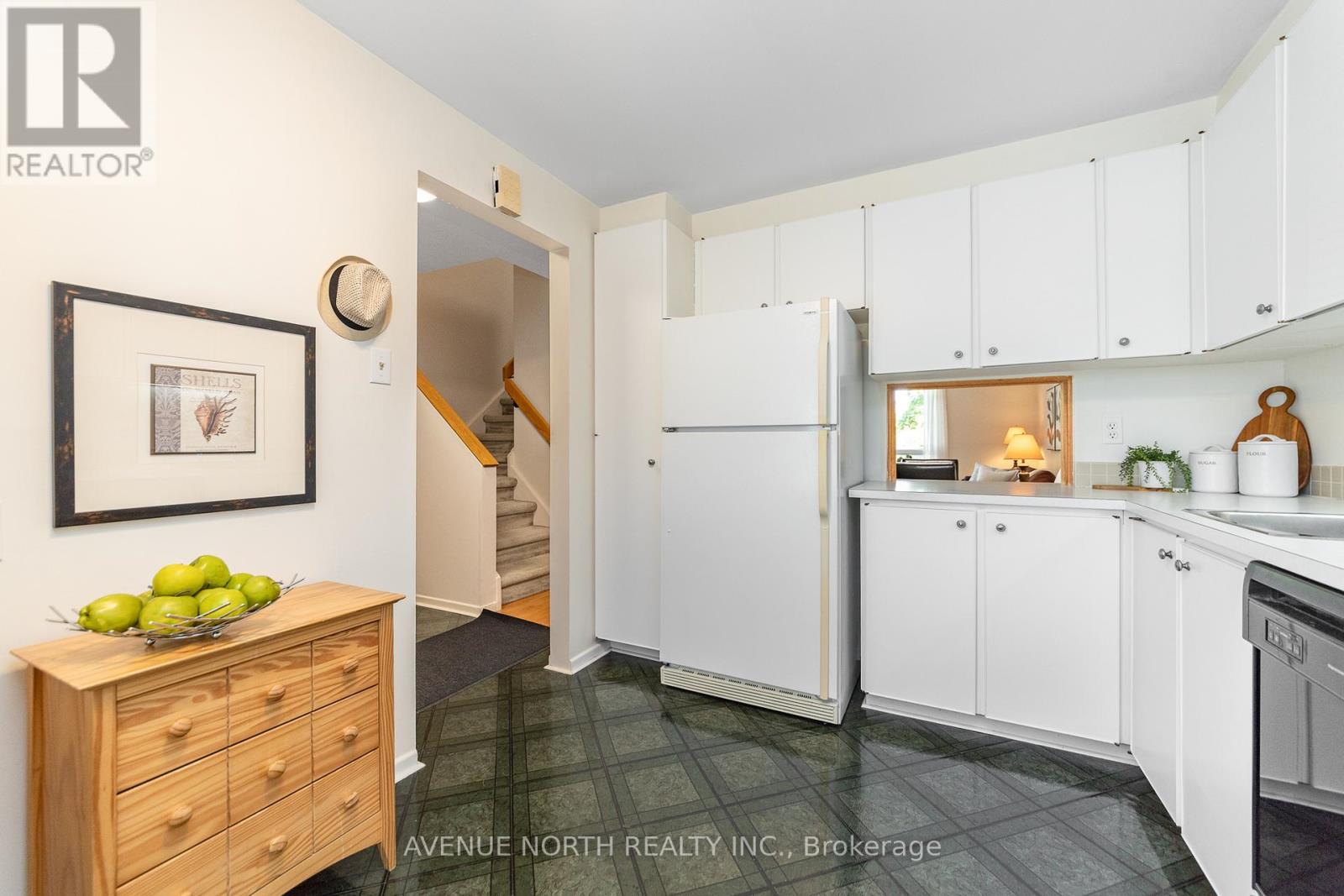 1897 STONEHENGE CRESCENT - 8