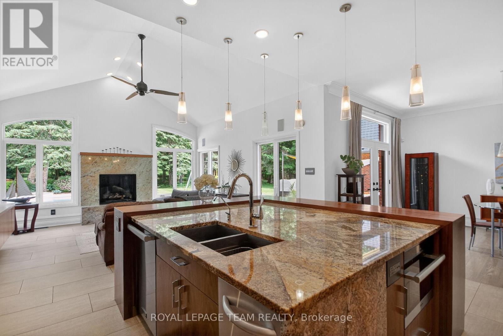 5849 QUEENSCOURT CRESCENT SW - 15