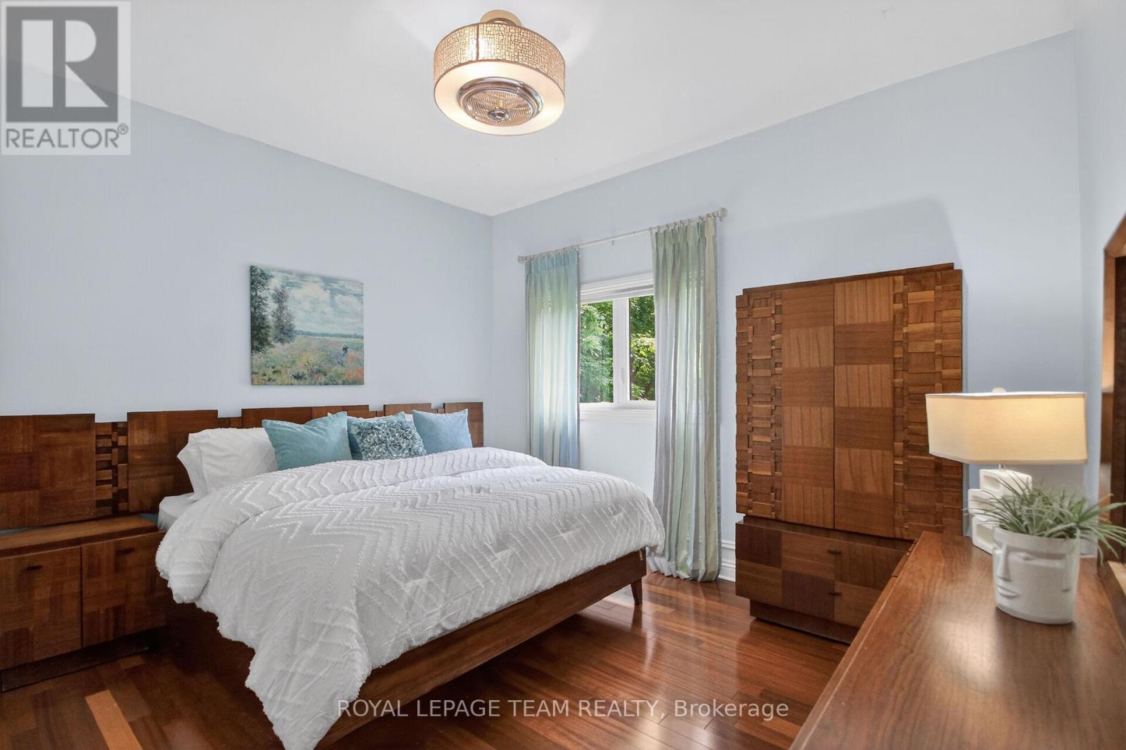 5849 QUEENSCOURT CRESCENT SW - 22