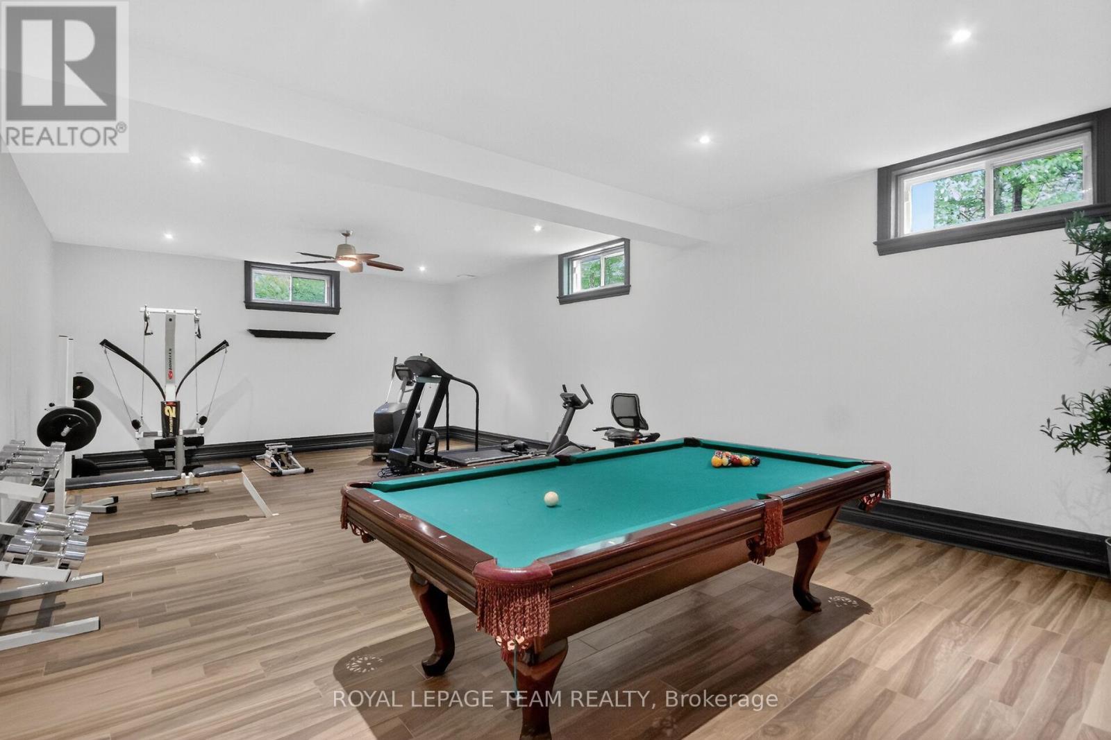 5849 QUEENSCOURT CRESCENT SW - 34