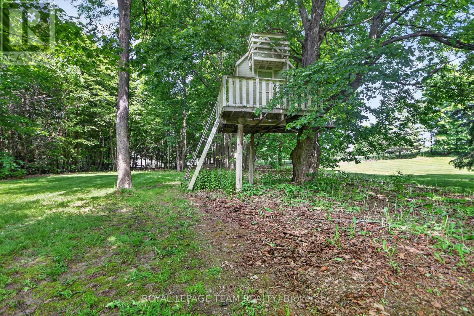 5849 QUEENSCOURT CRESCENT SW - 46