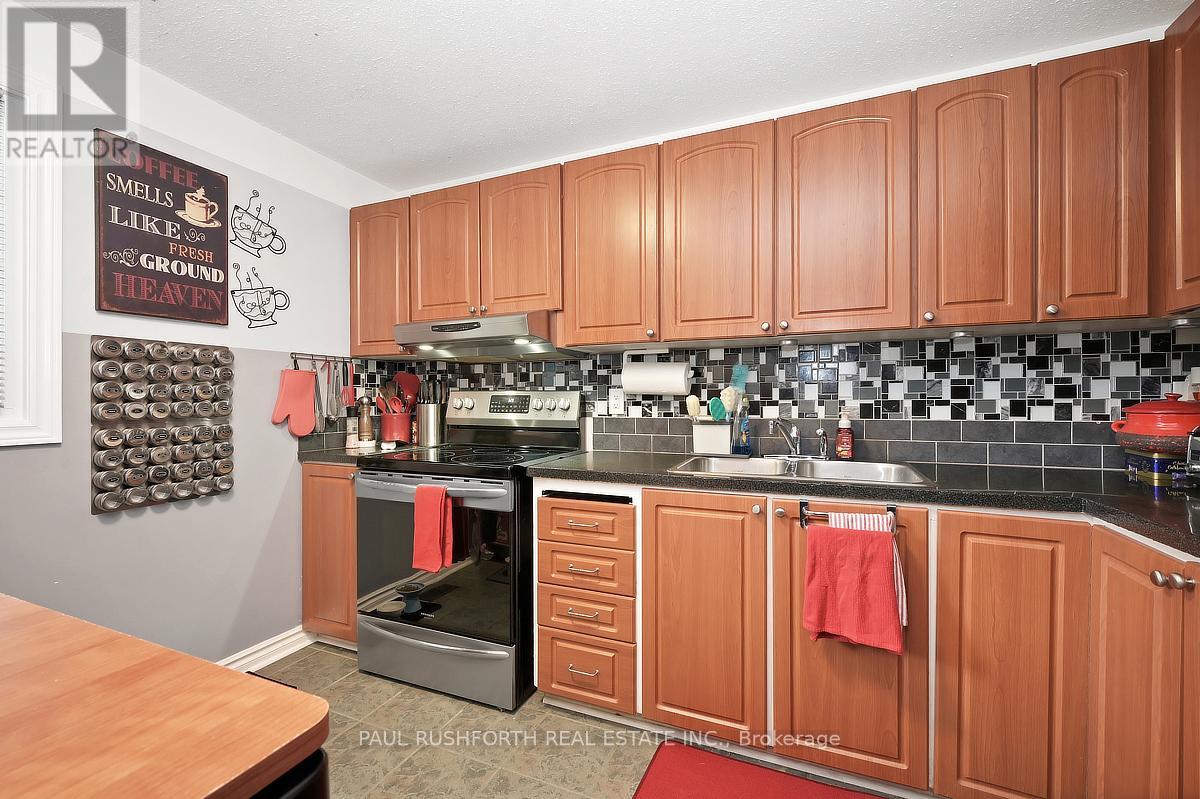 3 Bed, 2 Bath House for Sale in Ottawa – 207 THISTLEDOWN COURT, Ottawa – MLS# X13248400 - Image 10