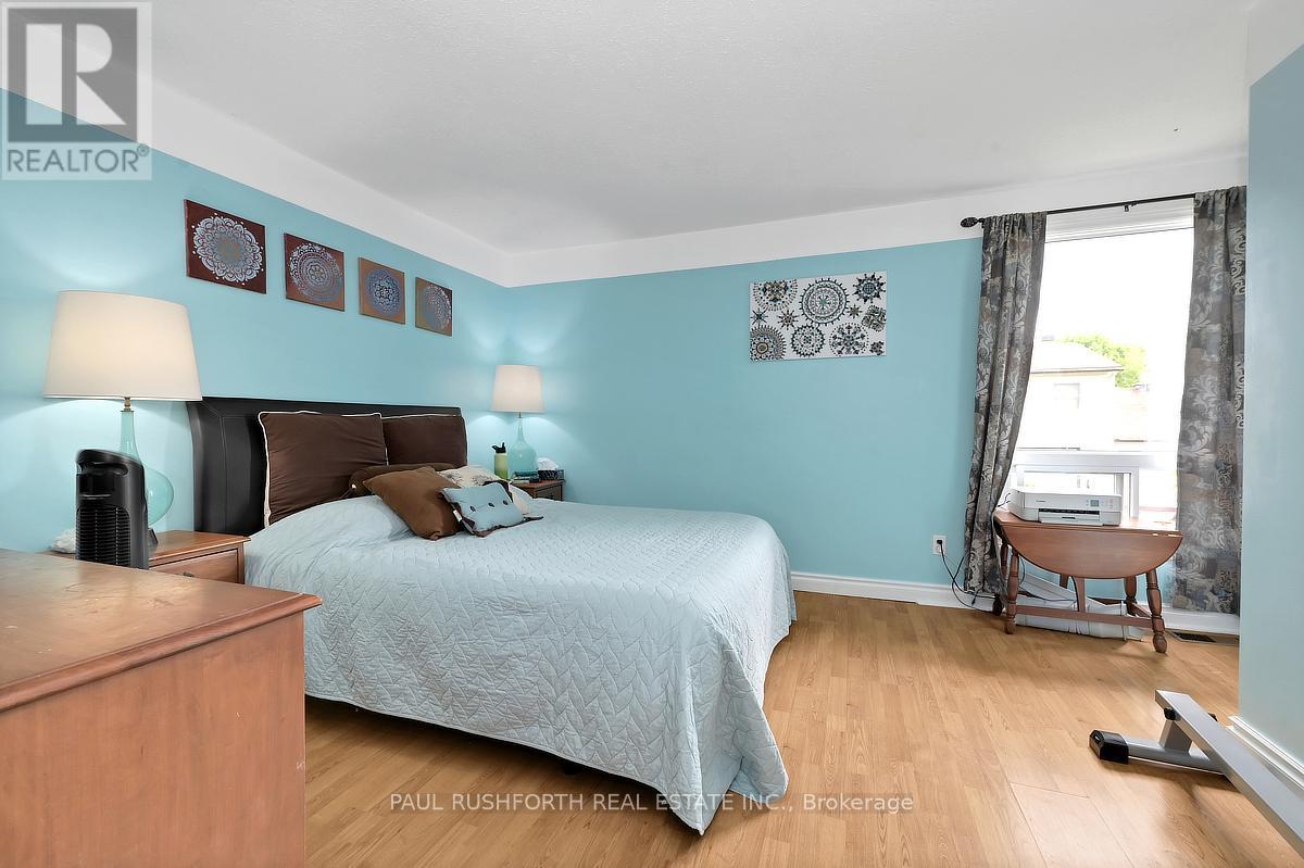 3 Bed, 2 Bath House for Sale in Ottawa – 207 THISTLEDOWN COURT, Ottawa – MLS# X13248400 - Image 13