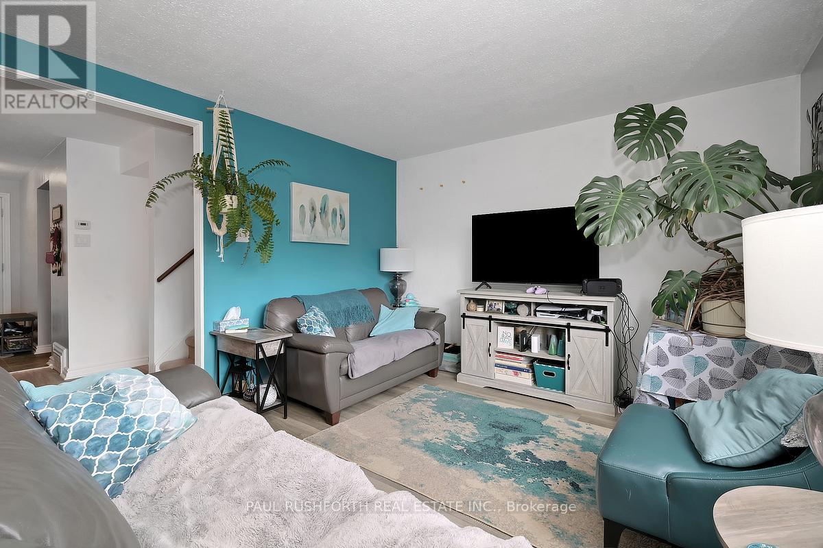 3 Bed, 2 Bath House for Sale in Ottawa – 207 THISTLEDOWN COURT, Ottawa – MLS# X13248400 - Image 6