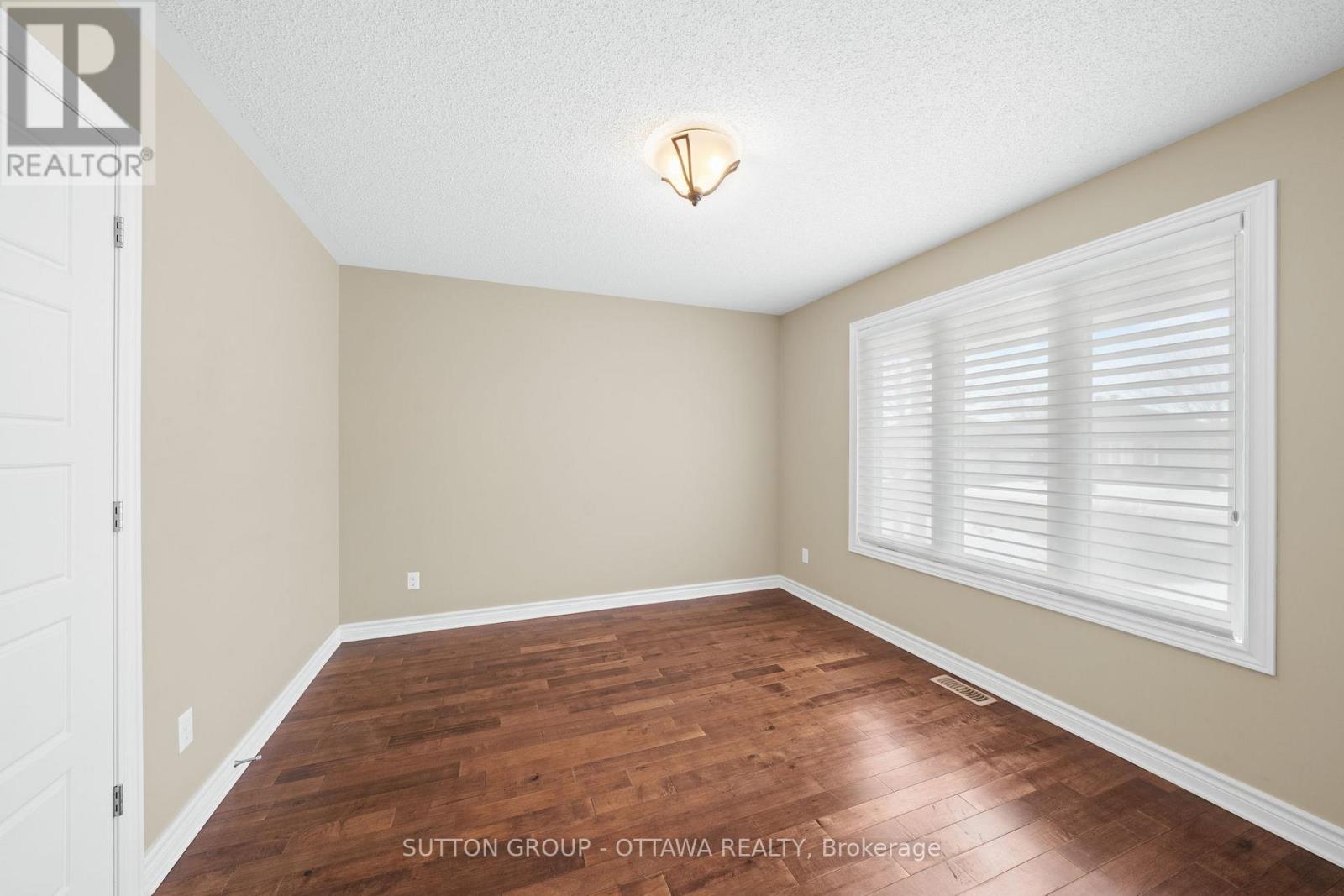 458 VAN DUSEN STREET - 20