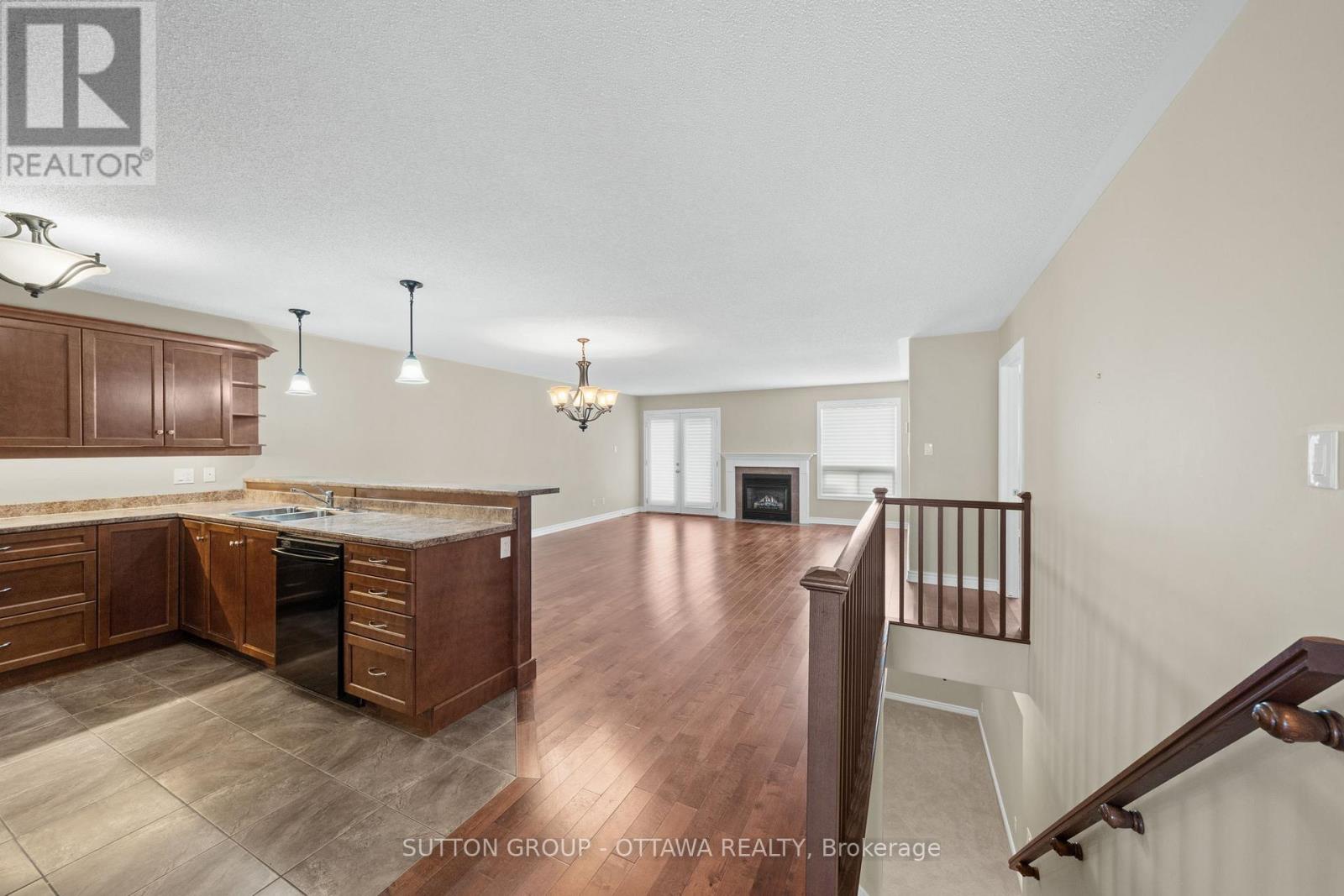 458 VAN DUSEN STREET - 4