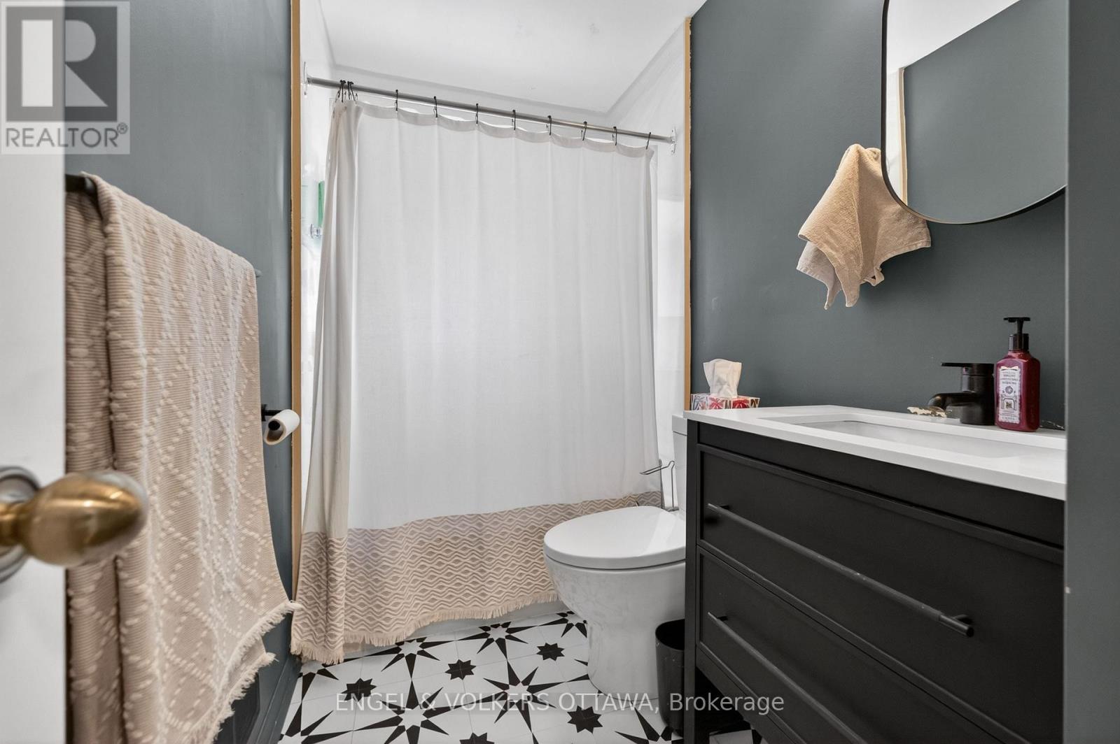 2 Bed, 1 Bath House for Rent in Ottawa – 2548 HANLON AVENUE, Ottawa – MLS# X13248518 - Image 12