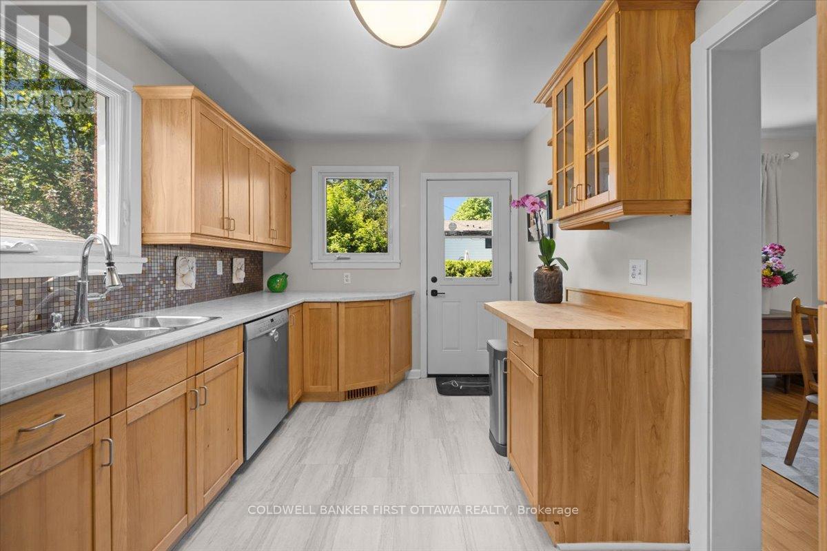 998 MOSSDALE STREET - 10
