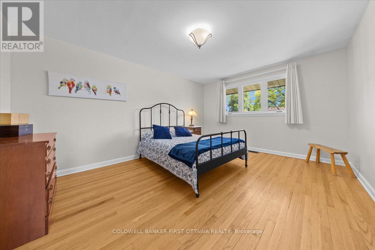 998 MOSSDALE STREET - 16