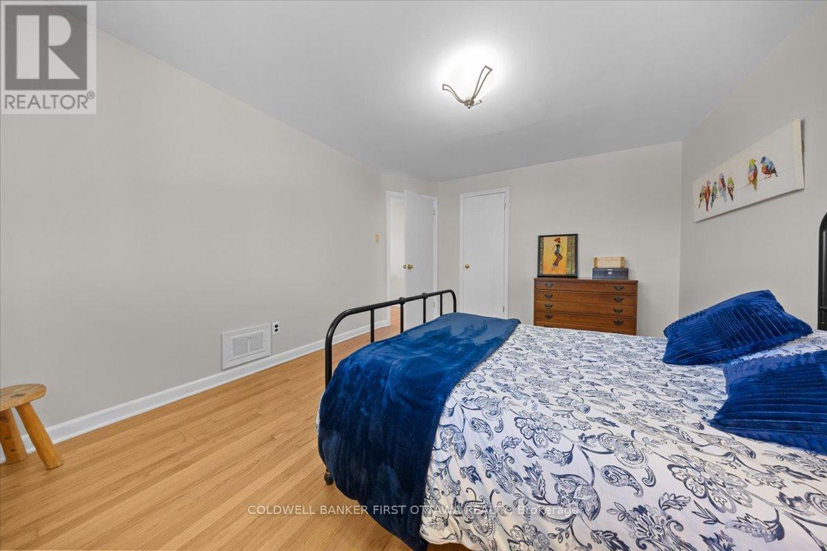 998 MOSSDALE STREET - 17