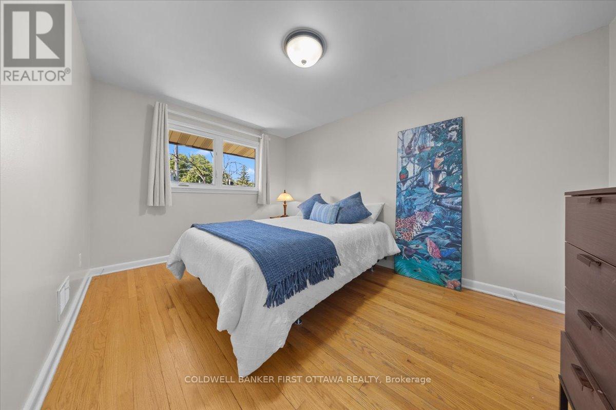 998 MOSSDALE STREET - 18