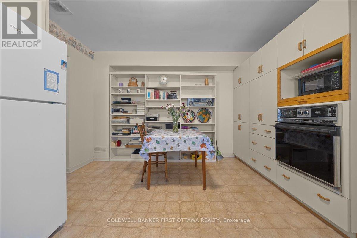832 IVANHOE AVENUE - 14