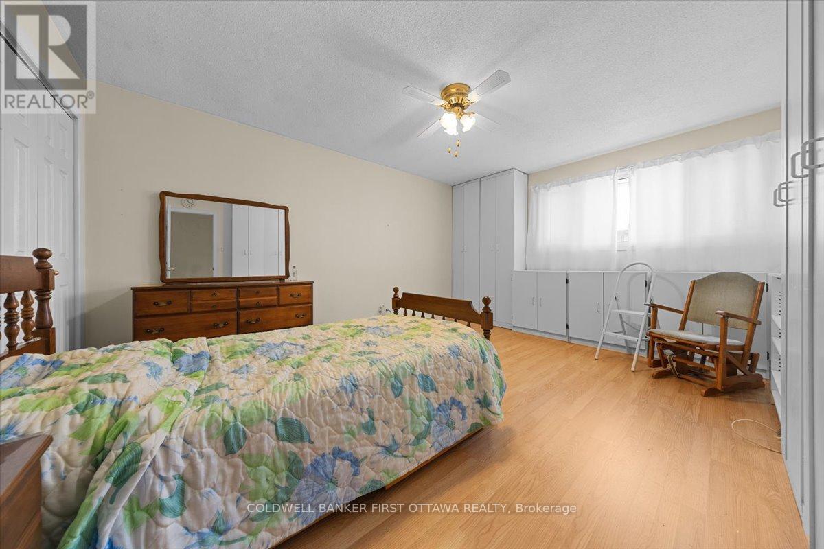 832 IVANHOE AVENUE - 21