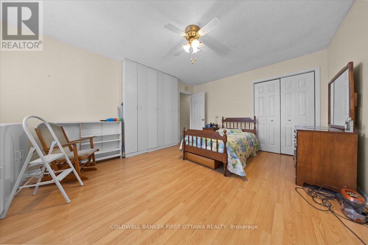 832 IVANHOE AVENUE - 22