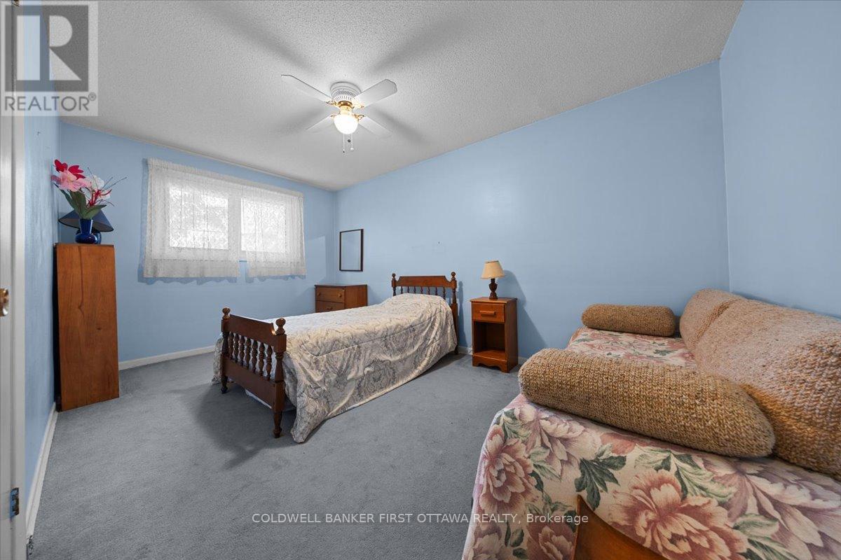 832 IVANHOE AVENUE - 23
