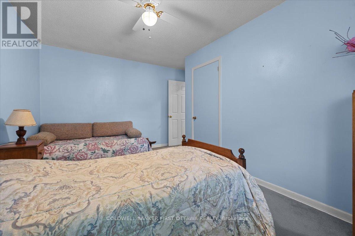832 IVANHOE AVENUE - 24