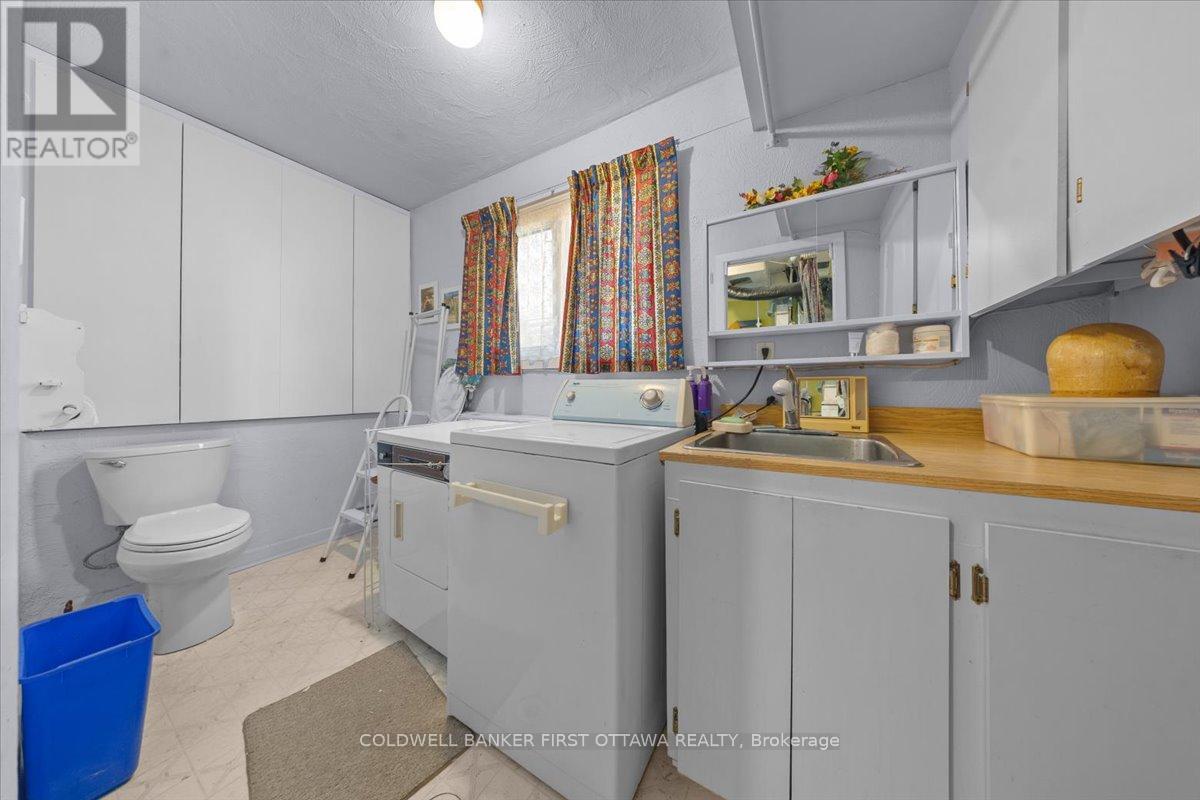 832 IVANHOE AVENUE - 28
