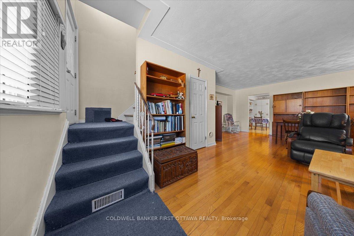 832 IVANHOE AVENUE - 4