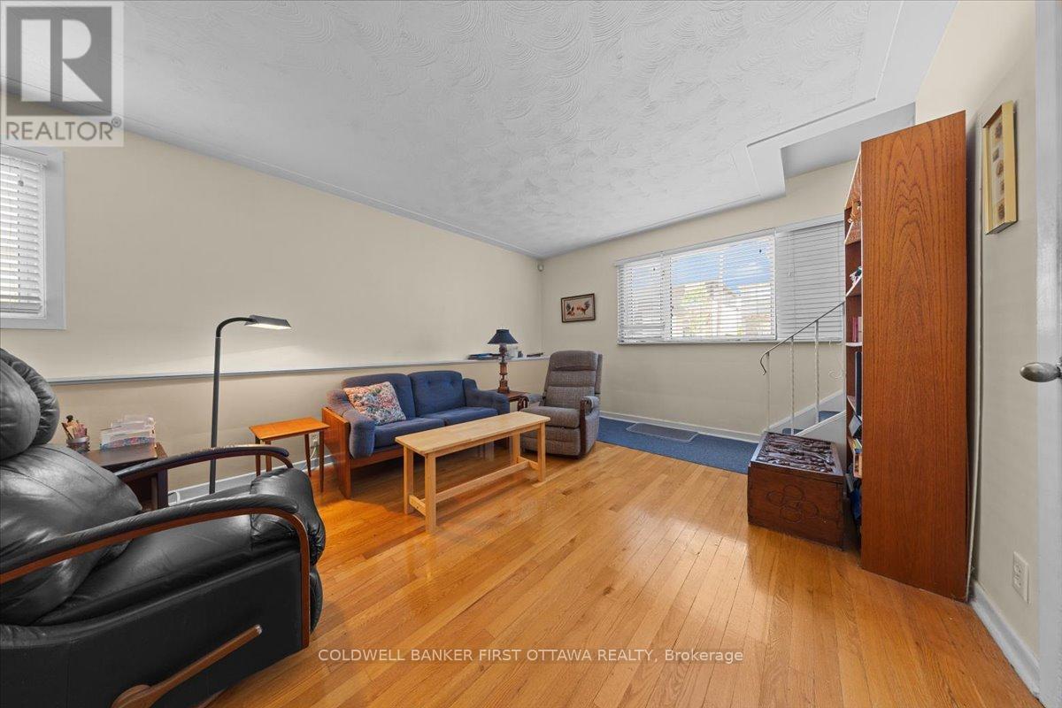 832 IVANHOE AVENUE - 7