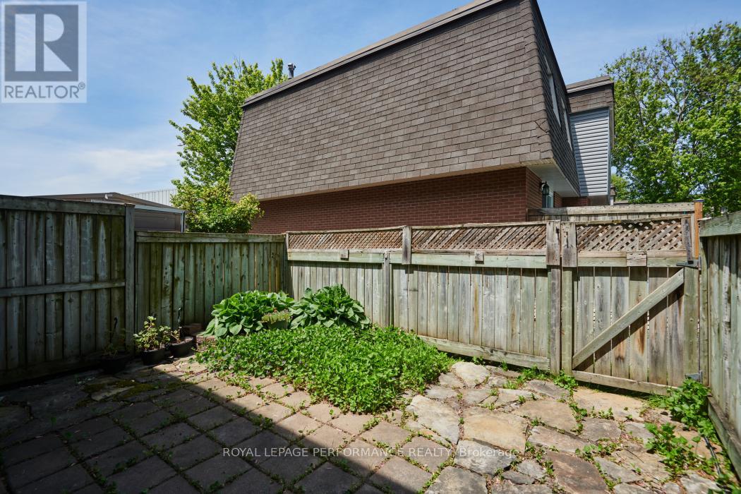 1743 HEATHERINGTON ROAD - 33