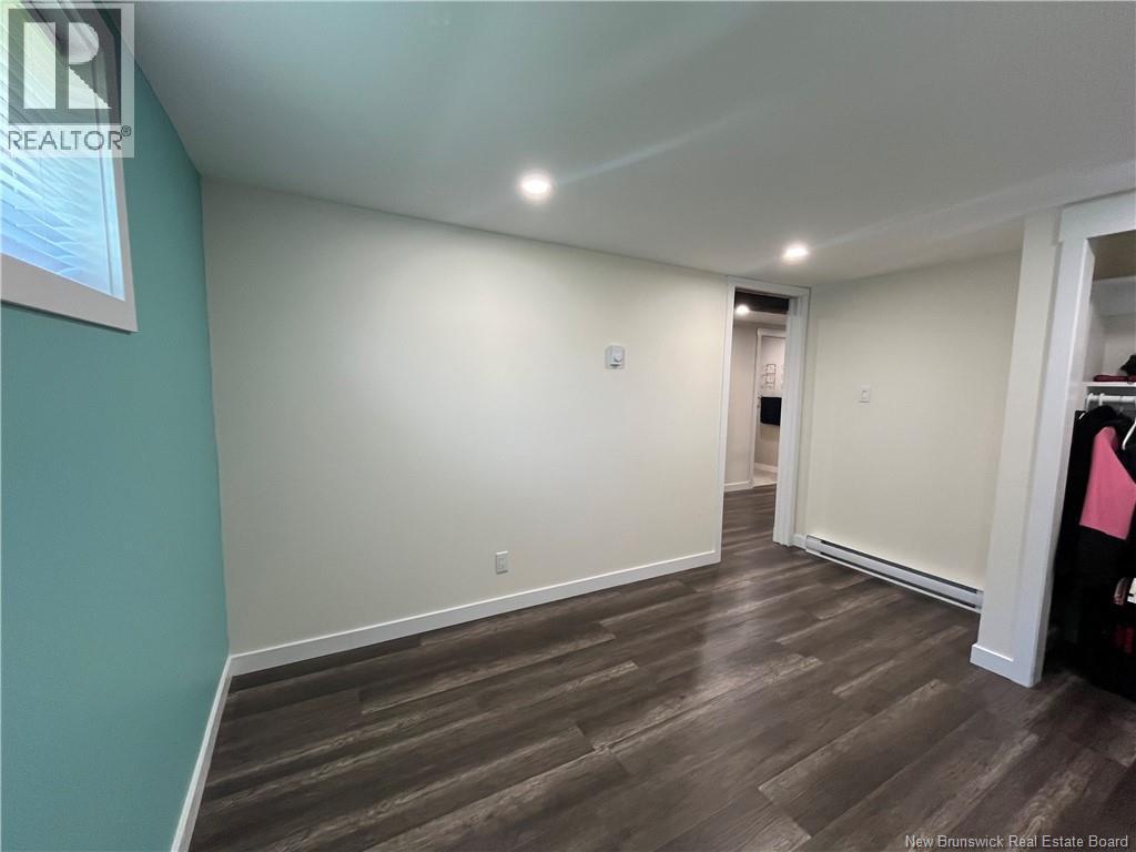 165 Wentworth Drive - 35