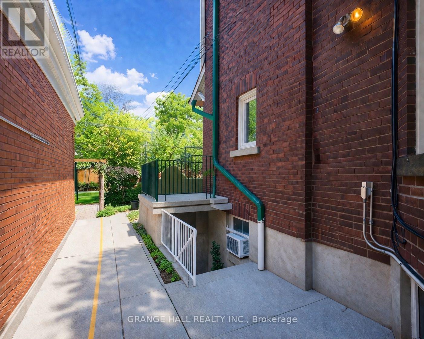 1544 KING STREET W - 13