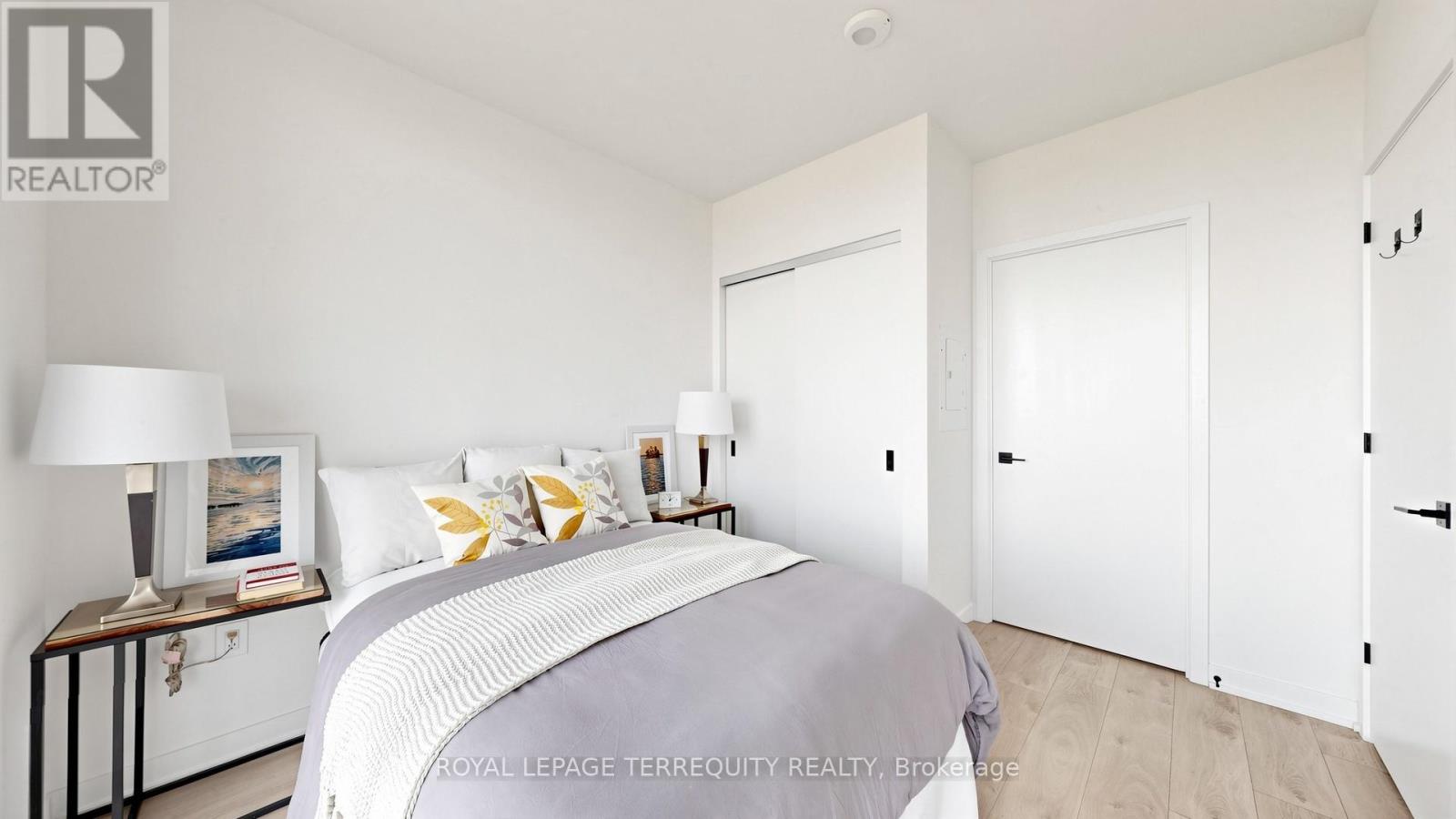 #904 36 ZORRA STREET - 14