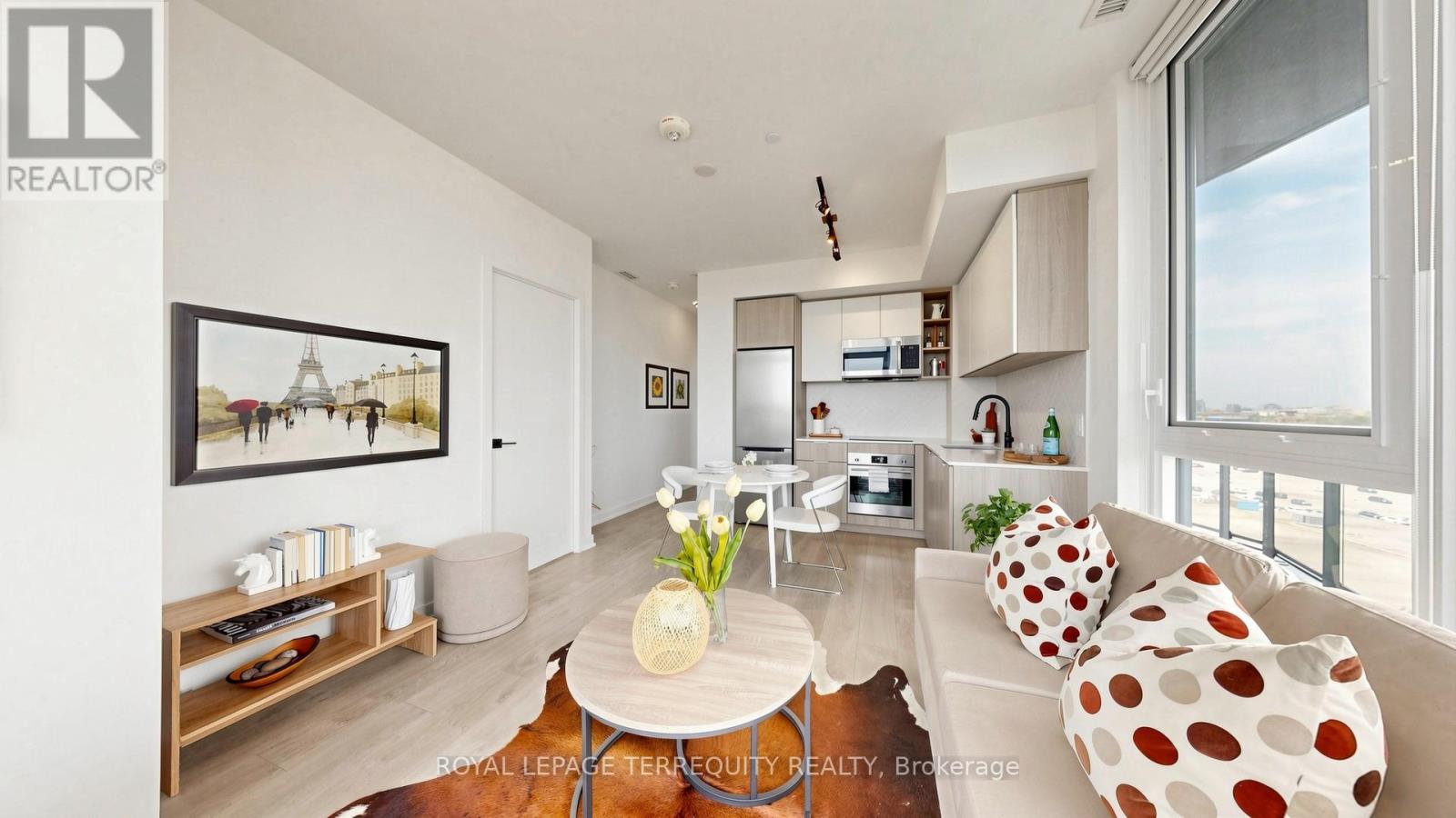 #904 36 ZORRA STREET - 6