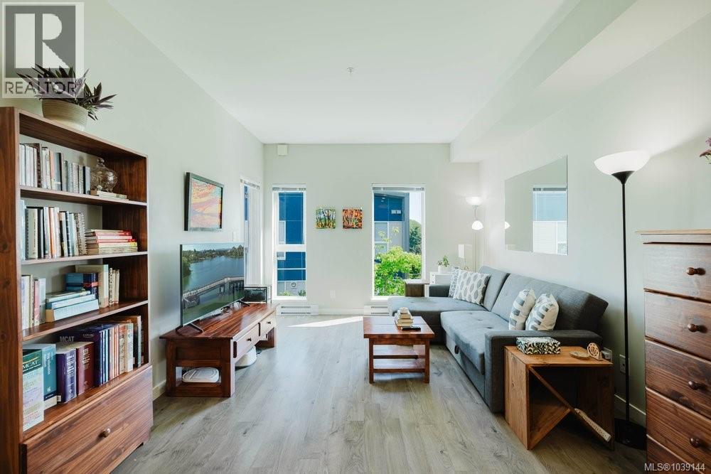 #316 767 Tyee Rd - 11