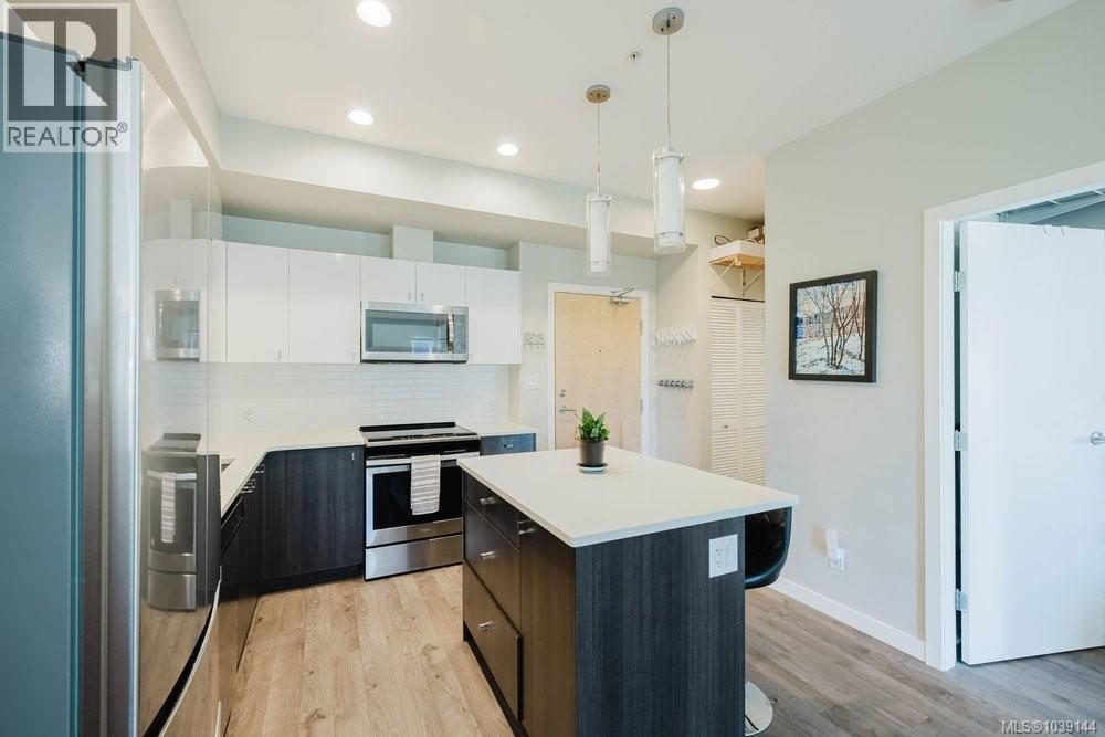 #316 767 Tyee Rd - 6