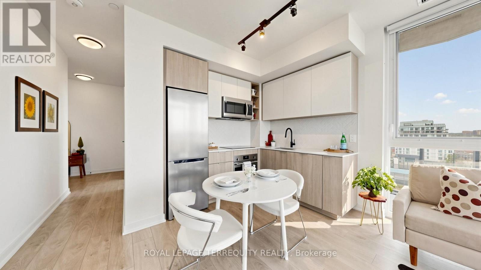 #904 36 ZORRA STREET - 8
