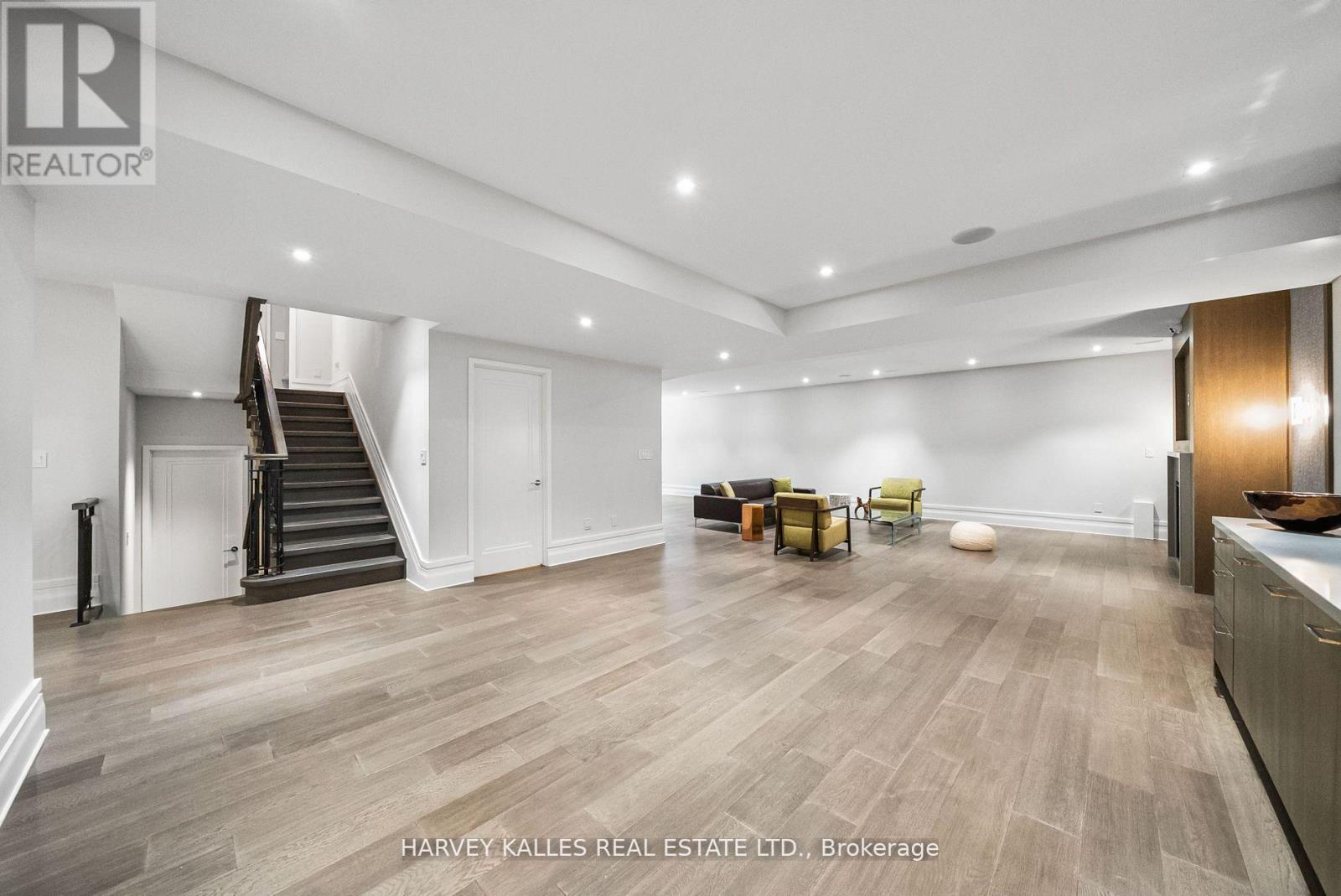 163 CORTLEIGH BOULEVARD - 45