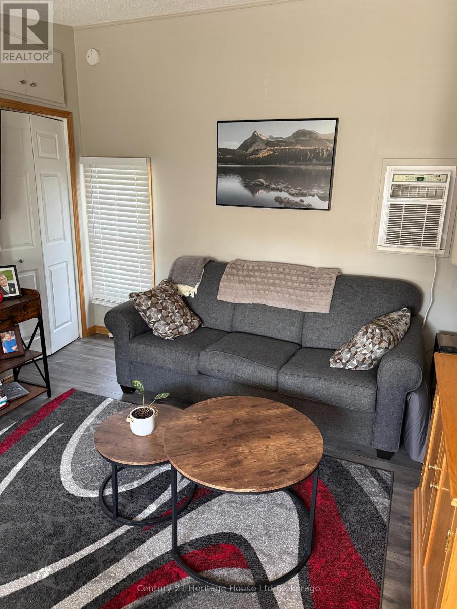 1-bedroom home for sale at 6B CRANBERRY ROAD, Tillsonburg ON · photo 3 of 21