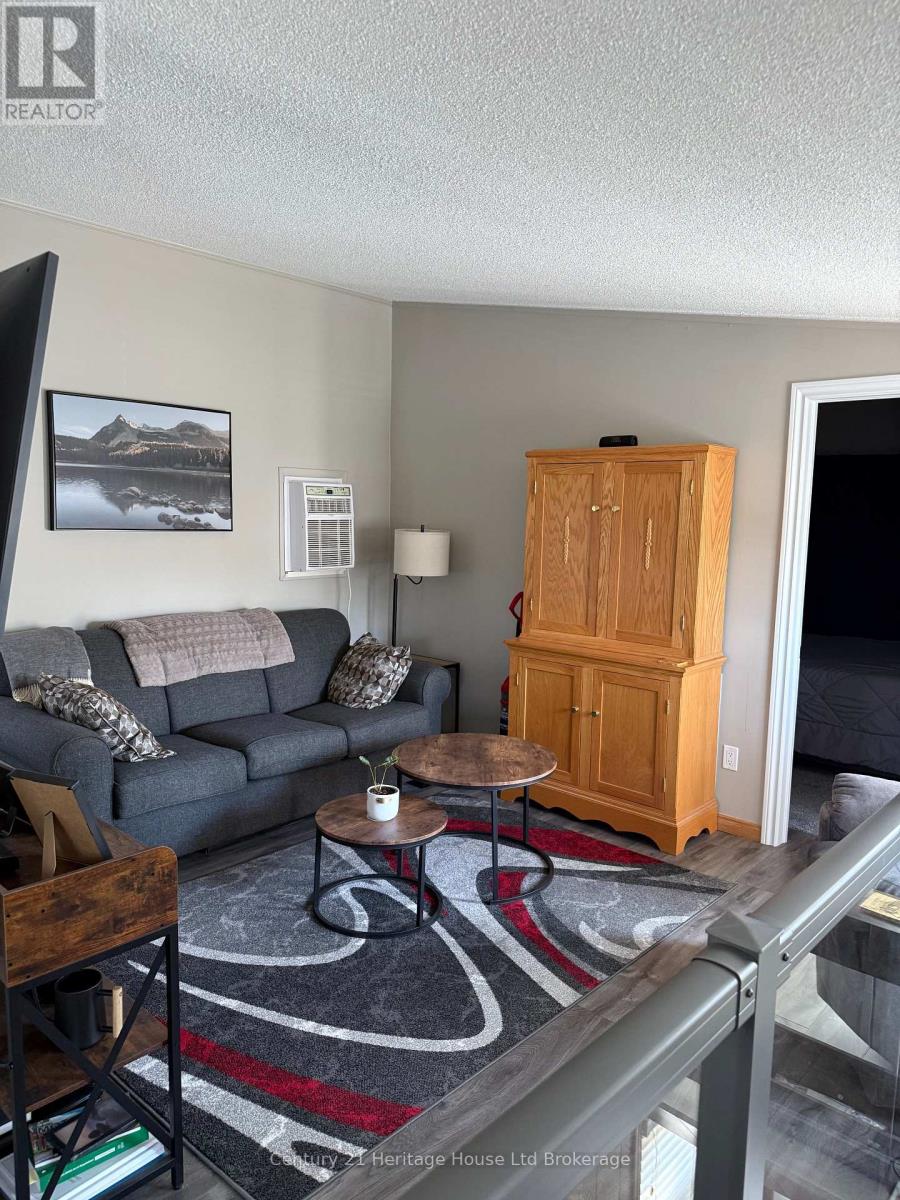 1-bedroom home for sale at 6B CRANBERRY ROAD, Tillsonburg ON · photo 4 of 21