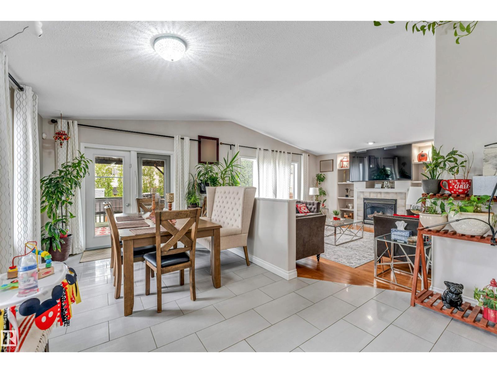 3519 22 ST NW NW - 18